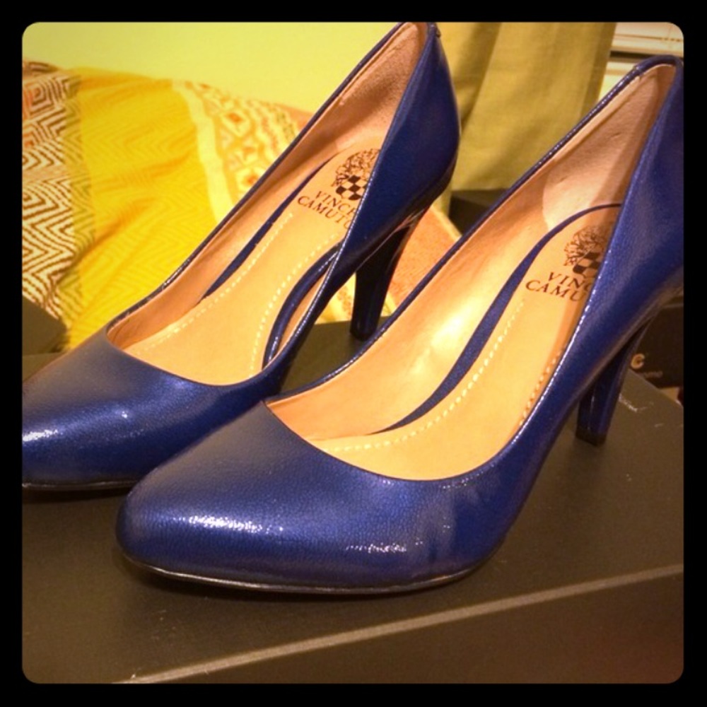 Vince Camuto blue pumps